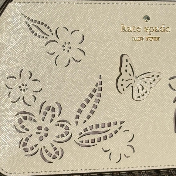 NWT! Kate Spade White Floral Leather cut Out Wristlet
